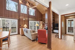 803 Round Up Ct, Lords Valley, PA 18428 - Photo 25