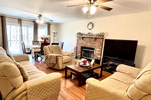 154 Lakeview Dr, Dingmans Ferry, PA 18328 - Photo 9