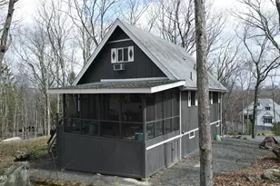 100 Cottonwood Dr, Lords Valley, PA 18428 - Photo 5