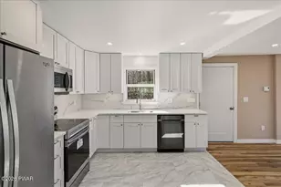 211 Geese Ct, Bushkill, PA 18324 - Photo 9