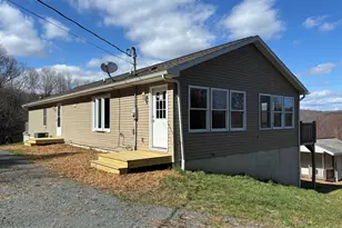 523B Creek Dr, Prompton, PA 18456 - Photo 11