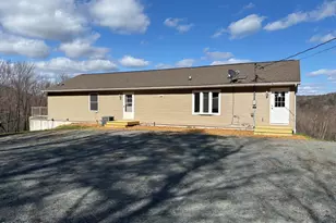 523B Creek Dr, Prompton, PA 18456 - Photo 9