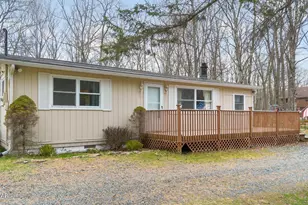136 Buck Horn Dr, Hawley, PA 18428 - Photo 3