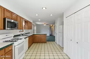 103 Westwood Ln, Hawley, PA 18428 - Photo 9