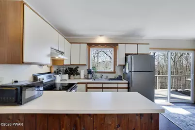 109 Essex Court, Bushkill, PA 18302 - Photo 9