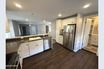 526 Church Street #Unit B, Hawley, PA 18428 - Photo 3