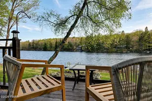 806 Widgeon Ct, Lords Valley, PA 18428 - Photo 1