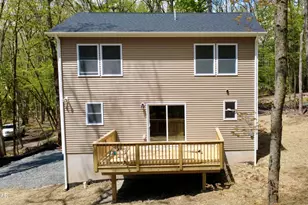 101 Pine Dr, Shohola, PA 18458 - Photo 5