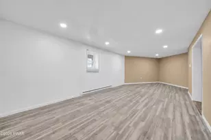 1093 Lancaster Dr, Bushkill, PA 18324 - Photo 31