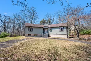 1093 Lancaster Dr, Bushkill, PA 18324 - Photo 1