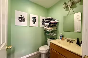 408 Chestnut Ave, Hawley, PA 18428 - Photo 9