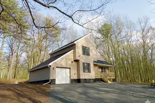 127 Vista Ct, Bushkill, PA 18324 - Photo 3