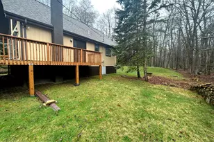 1022 Teakwood Dr, Newfoundland, PA 18445 - Photo 15