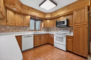 126 Meadow View Cir, Shohola, PA 18458 - Photo 15