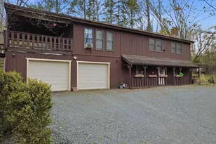 2374 Crest View Rd, Lake Ariel, PA 18436 - Photo 7