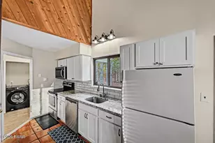 250 Falling Waters Blvd, Lackawaxen, PA 18435 - Photo 19