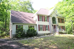 804 Basswood Ct W, Lords Valley, PA 18428 - Photo 3