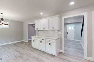 104 Washington Dr, Lords Valley, PA 18428 - Photo 5