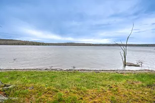 100 Harbor Lndg, Paupack, PA 18451 - Photo 3