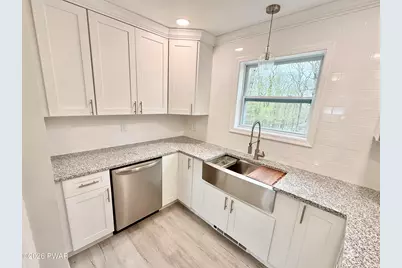 229 Hummingbird Trail, Bushkill, PA 18324 - Photo 7