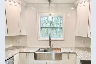 229 Hummingbird Trail, Bushkill, PA 18324 - Photo 9