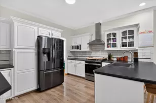 104 St Moritz Dr, Tafton, PA 18464 - Photo 15