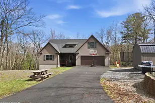 112 Maple Ridge Dr, Lords Valley, PA 18428 - Photo 3