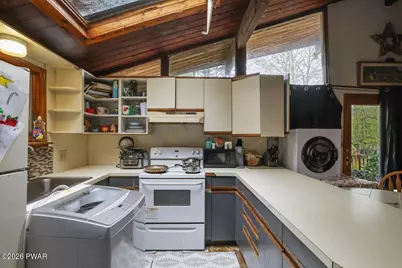 1151 Mink Trail, Bushkill, PA 18324 - Photo 5