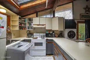 1151 Mink Trail, Bushkill, PA 18324 - Photo 5