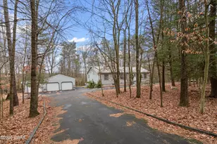 107 Pleasant Ln, Milford, PA 18337 - Photo 3