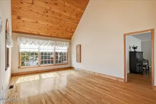 297 E Shore Dr, Lake Ariel, PA 18436 - Photo 17