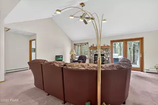 137 Mulberry Dr, Milford, PA 18337 - Photo 9