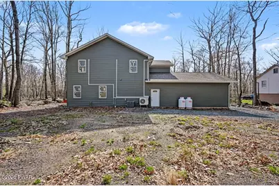 78 E Shore, Hawley, PA 18428 - Photo 3
