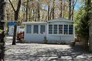 121 Navajo Ln, Shohola, PA 18458 - Photo 1