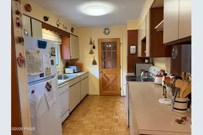 129 Waterview Drive, Lords Valley, PA 18428 - Photo 9