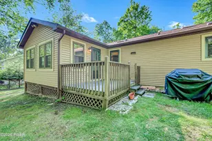 122 Cypress Ln, Greentown, PA 18426 - Photo 7