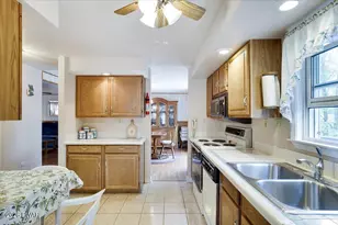 1025 Lakeshore Dr, Lake Ariel, PA 18436 - Photo 11