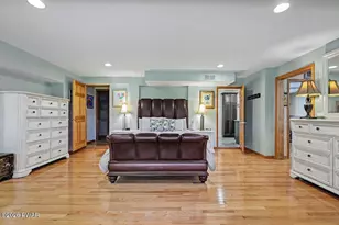 562 Lakeview Dr W, Lake Ariel, PA 18436 - Photo 67