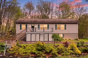 4 Pebble Ct, Lake Ariel, PA 18436 - Photo 1