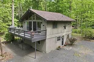 111 Widgeon Ln, Lords Valley, PA 18428 - Photo 1