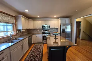 807 Dogwood Ct, Lords Valley, PA 18428 - Photo 7