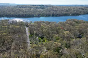 825 N Hillview Pl, Hawley, PA 18428 - Photo 3