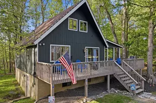 2511 Oak Cir, Lake Ariel, PA 18436 - Photo 1