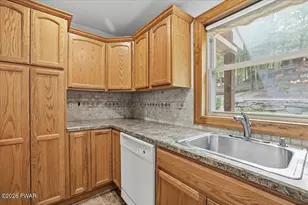 200 Laurel Ln, Greentown, PA 18426 - Photo 25