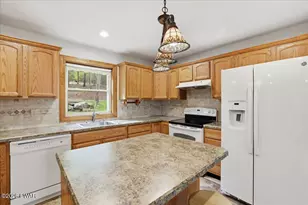 200 Laurel Ln, Greentown, PA 18426 - Photo 21