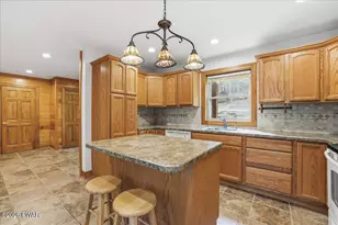 200 Laurel Ln, Greentown, PA 18426 - Photo 19