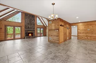 200 Laurel Ln, Greentown, PA 18426 - Photo 15