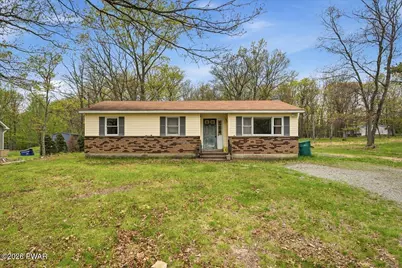 520 Hummingbird Court, Bushkill, PA 18324 - Photo 1