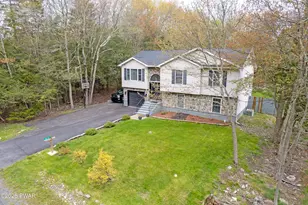 412 Scotch Pine Dr, Pocono Summit, PA 18346 - Photo 1