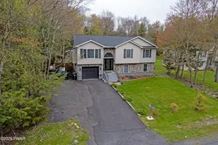 412 Scotch Pine Dr, Pocono Summit, PA 18346 - Photo 3